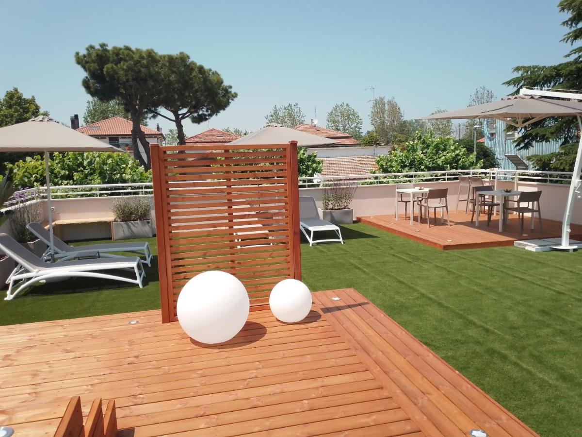Villa Elia Suite Room Bellaria-Igea Marina Eksteriør billede